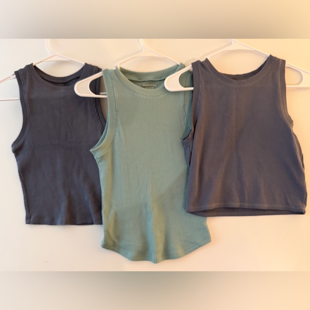 Lot of 3 Ribbed Tank Top - Hollister, American Eagle